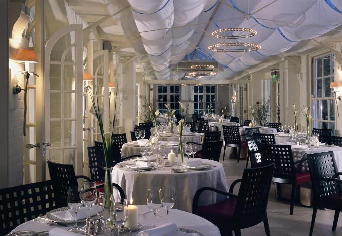 Chewton_Glen_Restaurant_Article-675x465