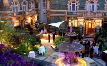 Courtyard_at_51_Buckingham_Gate-615x494
