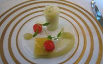 Dressed_crab_roll-615x384